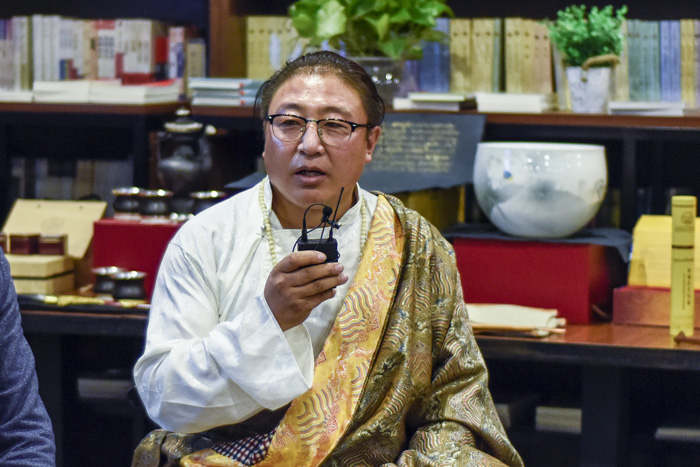 安久·白瑪群加：絕對不能為了錢做手藝的傳承人，傳承手藝是因為我們有傳承民族特色文化的責任，要時刻謹記這一份責任。