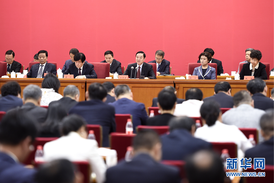 9月20日，中國(guó)電視藝術(shù)家協(xié)會(huì)第六次全國(guó)代表大會(huì)在北京召開(kāi)。中共中央政治局委員、中央書(shū)記處書(shū)記、中宣部部長(zhǎng)劉奇葆出席開(kāi)幕式并講話。新華社記者 燕雁 攝