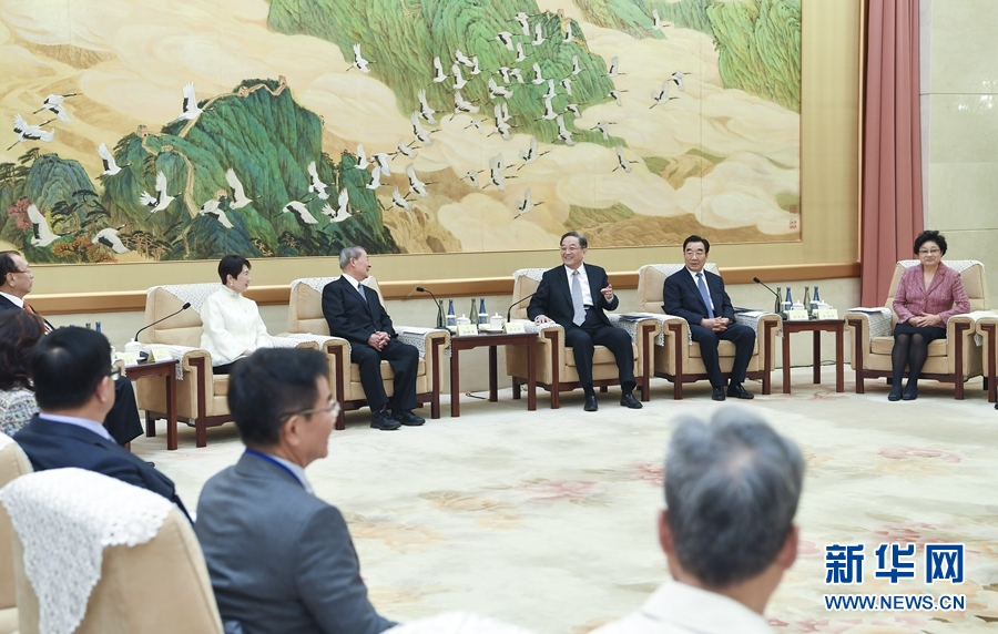 11月7日，全國政協(xié)主席俞正聲在北京會見饒穎奇率領的臺灣民意代表交流參訪團。新華社記者張領攝