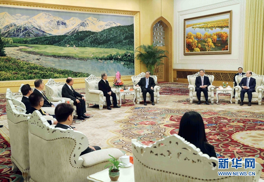 12月11日，全國政協(xié)主席俞正聲在北京人民大會(huì)堂會(huì)見新黨主席郁慕明率領(lǐng)的新黨大陸訪問團(tuán)。 新華社記者 劉衛(wèi)兵 攝