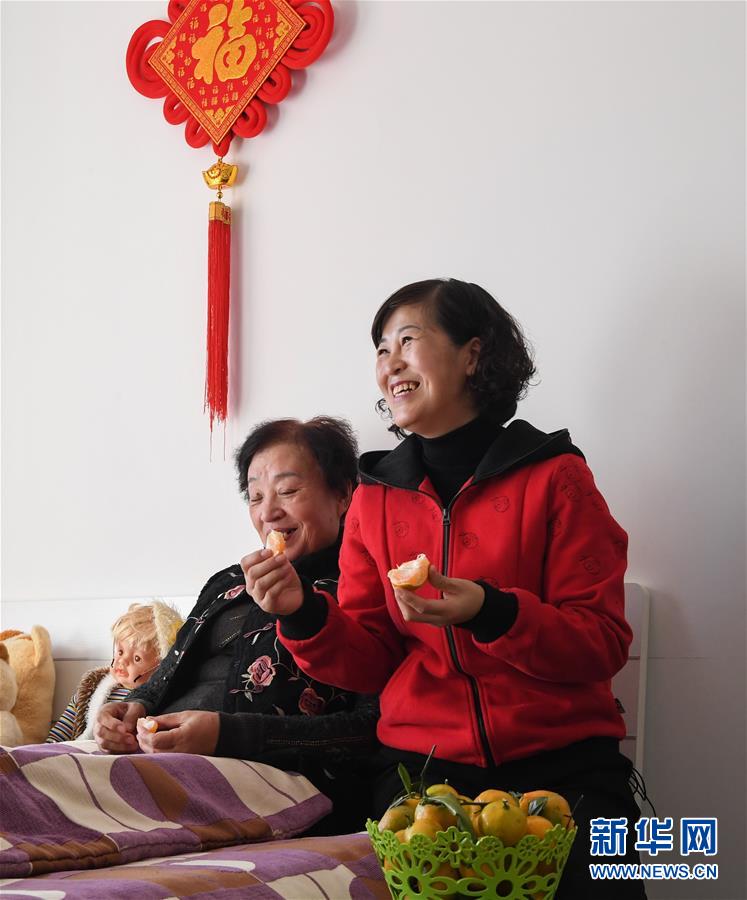 （新華全媒頭條·圖文互動(dòng)）（3）“英雄之妻”，為愛堅(jiān)守19年