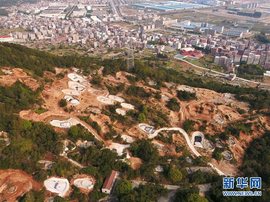 （新華視點(diǎn)·圖文互動）（6）福州沿海：密林深處、水庫旁邊，大片豪華活人墓偷偷建造……