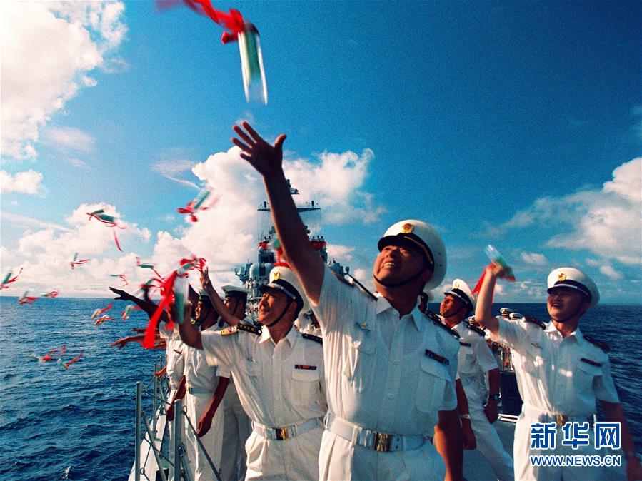 （新華全媒頭條·人民海軍70年·圖文互動）（1）向海圖強(qiáng)春潮涌——黨中央、中央軍委和習(xí)主席關(guān)心人民海軍建設(shè)發(fā)展紀(jì)實(shí)