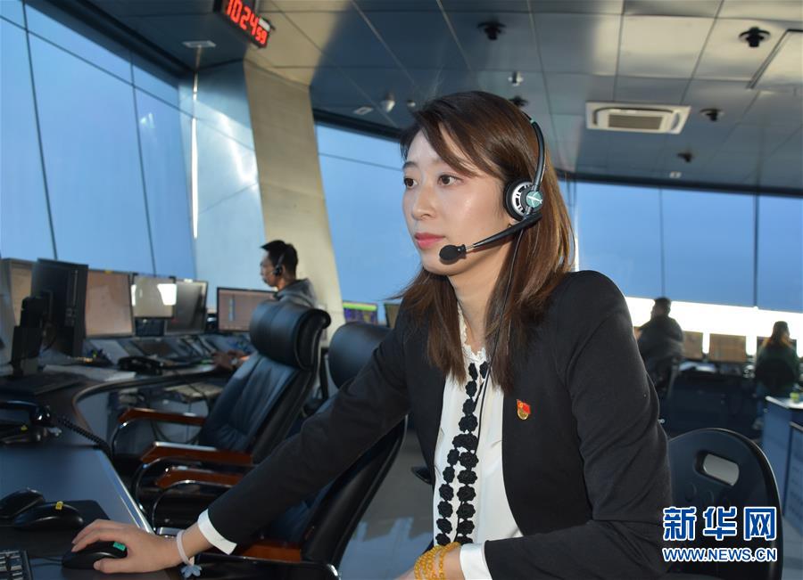 （關注春運·圖文互動）在崗一分鐘，保證安全60秒——記守護遠航客機的“燈塔”管制員