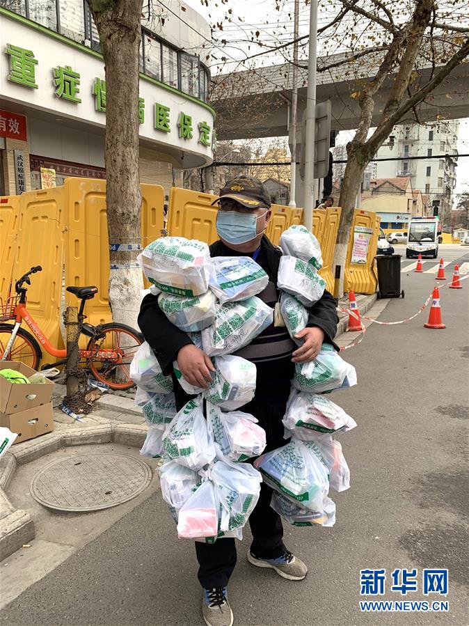 （新華全媒頭條·圖文互動）（8）一鼓作氣，不勝不休！——寫在疫情防控阻擊戰的關鍵時刻