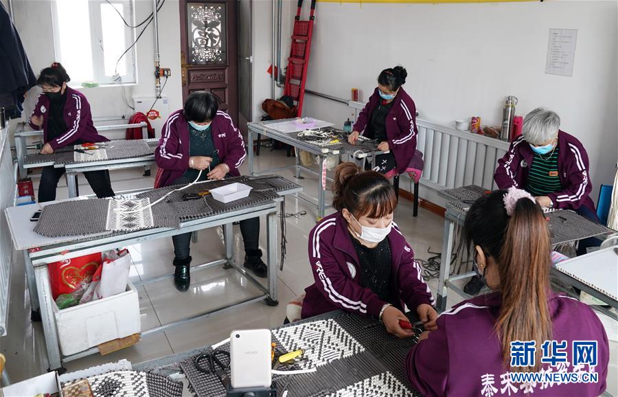（在習近平新時代中國特色社會主義思想指引下——新時代新作為新篇章·習近平總書記關切事·圖文互動）（2）助你飛翔，擁抱陽光——助力殘疾人脫貧攻堅故事