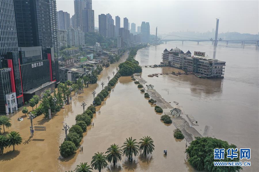 （防汛抗洪·圖文互動）（10）救援，在被洪水漫過的街巷之間——直擊重慶長江、嘉陵江抗洪一線