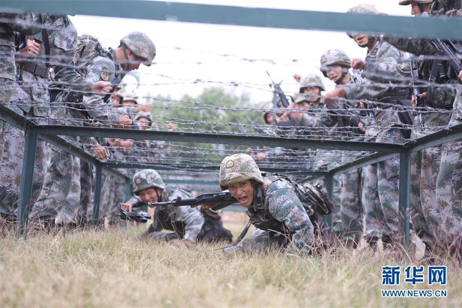 （在習(xí)近平強(qiáng)軍思想指引下·我們?cè)趹?zhàn)位報(bào)告·圖文互動(dòng)）（3）千里移防，鐵心跟黨走——南部戰(zhàn)區(qū)陸軍第75集團(tuán)軍某紅軍旅政治建軍、練兵備戰(zhàn)記事