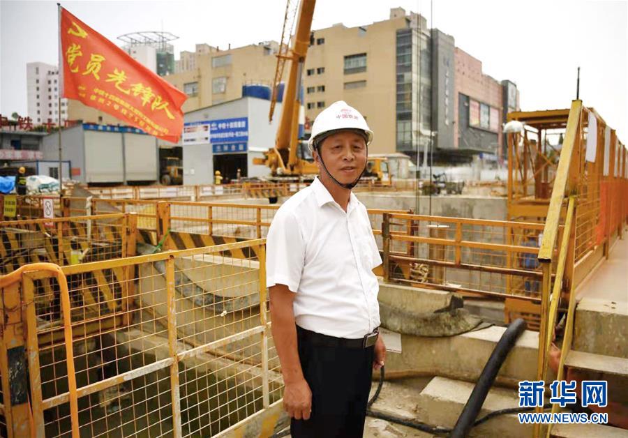 （習近平的民生關切事·圖文互動）（1）揮灑汗水，鑄就人生輝煌——習近平總書記牽掛的民生事之“勞有所得”篇