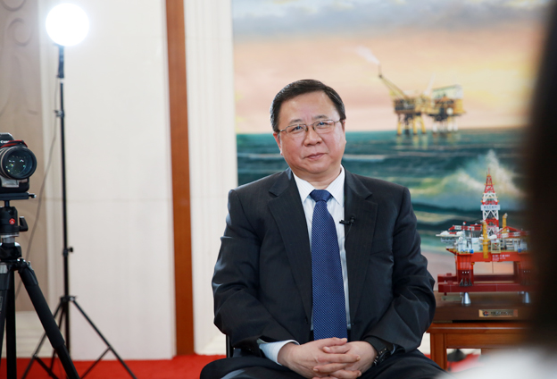 堅持黨的領導、加強黨的建設，是國有企業的光榮傳統。