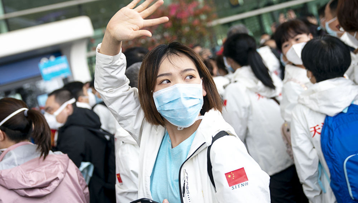 揮別武漢，她又回到“紅區”