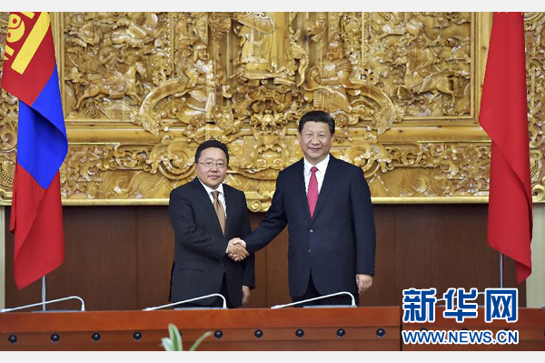 8月21日，國(guó)家主席習(xí)近平在烏蘭巴托同蒙古國(guó)總統(tǒng)額勒貝格道爾吉舉行會(huì)談。 新華社記者 李濤 攝 