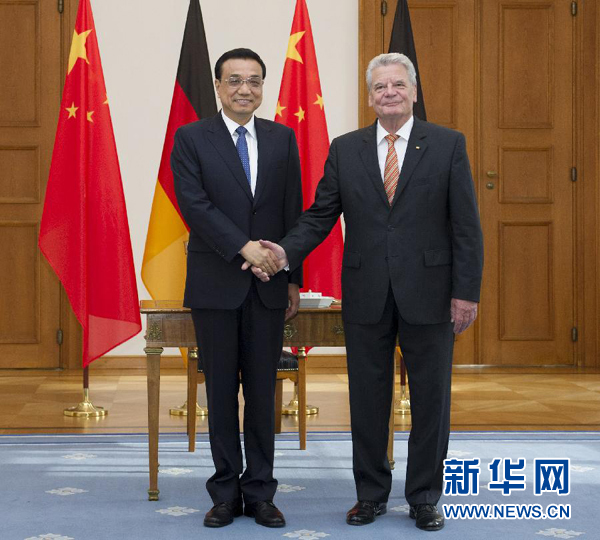 10月10日，國務院總理李克強在柏林會見德國總統高克。 新華社記者 王曄 攝 