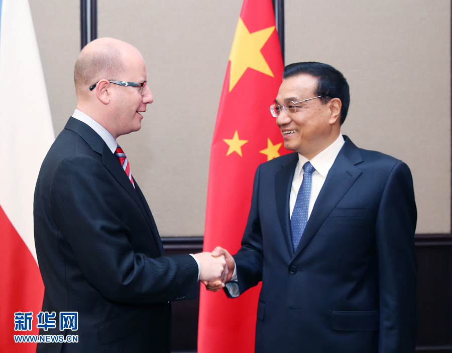 12月16日，中國國務院總理李克強在貝爾格萊德會見捷克總理索博特卡。 新華社記者姚大偉攝 