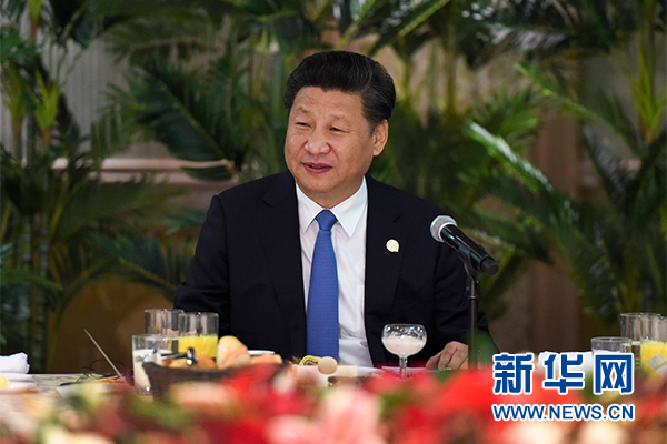 12月4日，國家主席習(xí)近平在約翰內(nèi)斯堡集體會見13位非洲國家領(lǐng)導(dǎo)人。 新華社記者 謝環(huán)馳 攝