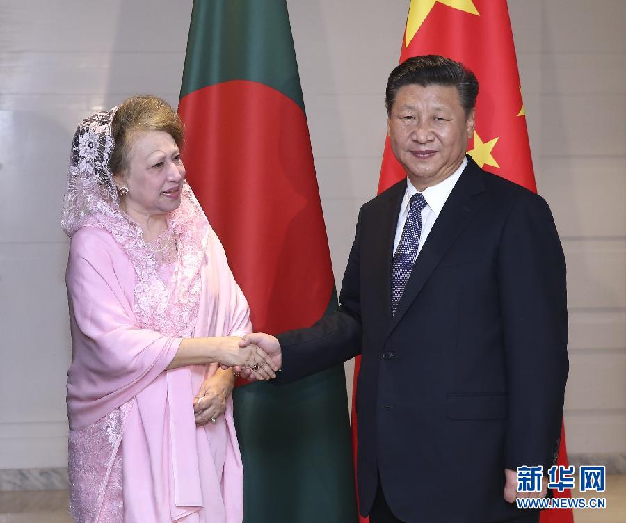 10月14日，國家主席習近平在達卡會見孟加拉國民族主義黨主席卡莉達·齊亞。  新華社記者龐興雷攝 
