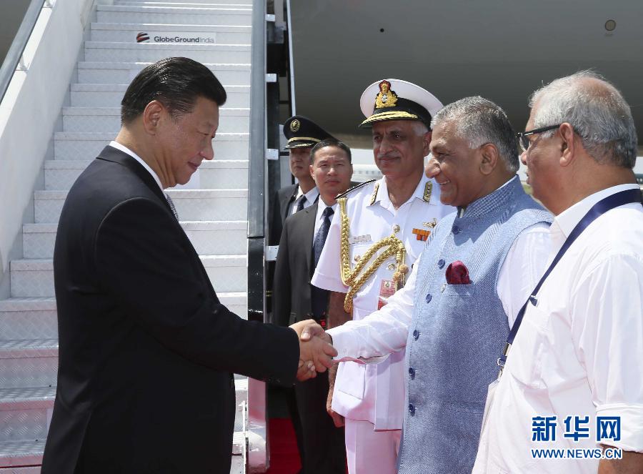 10月15日，國家主席習近平抵達印度果阿，應印度總理莫迪邀請，出席金磚國家領導人第八次會晤。 新華社記者蘭紅光攝 